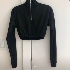 Cropped Black Sweatshirt